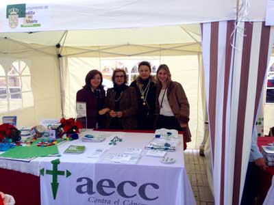 La AECC de Boadilla del Monte participa en la primera Feria de Asociaciones de Acción Social