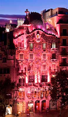 Barcelona s’il•lumina de rosa