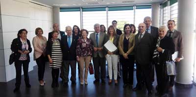 La AECC-Murcia presenta su beca de investigación de 120.000€ al equipo dirigido por Mª Dolores Chirlaque