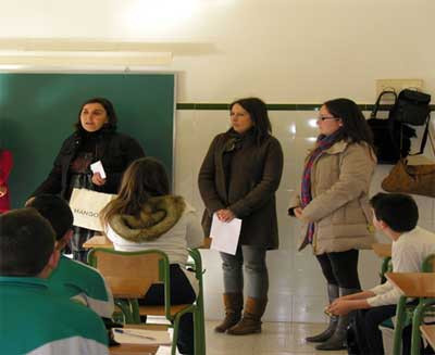 Donativo del Colegio La Hispanidad a la J.P de Huelva