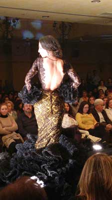 Gran éxito del Desfile de Moda Flamenca 2015 a favor de aecc Antequera 