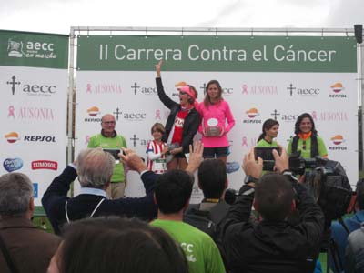 Una oncóloga del Servicio de oncología médica de la Fundación Jiménez Díaz llega la primera en la II Carrera contra el cáncer en