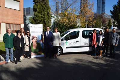 Representantes de Bankia y Fundación Montemadrid se interesan por la labor de las unidades de paliativos de la AECC de Madrid