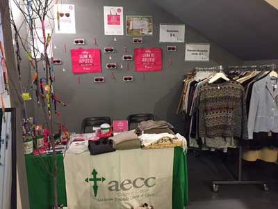 La AECC ofrece por vez primera sus productos solidarios en un ‘Chic Pop-Up’ de Madrid 