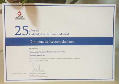 La Asociación Madrileña de Cuidados Paliativos reconoce los 25 años de experiencia de la AECC
