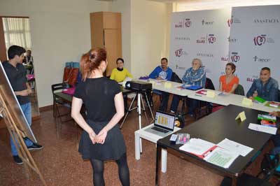 Trabajo Social de la AECC de Madrid impulsa un curso de inglés para adultos 