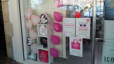 Octubre mes contra el cáncer de mama aecc Cantabria 2015