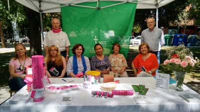 La AECC se suma al Mercadillo Solidario que se celebra cada primer domingo de mes en Pinto