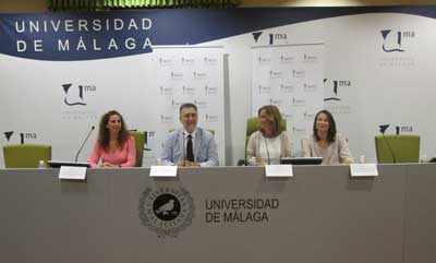 aecc  Málaga entrega los Premios Carmen Lavigne destinados a la Investigación