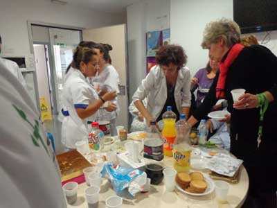 El equipo de voluntariado de la aecc en la Fundación Jiménez Díaz celebra su primer cumpleaños