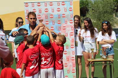 El Torneo de Fútbol ‘Óscar Fernández’ de San Agustín de Guadalix estrena su andadura con la AECC