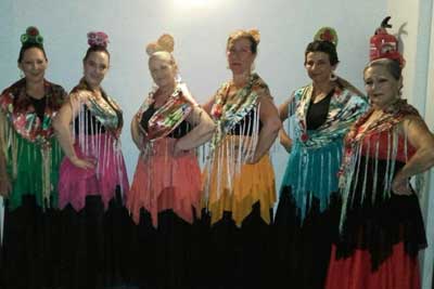 La actuación de la Escuela de Danza de Ana Abad genera casi 400 euros para la AECC de Talamanca