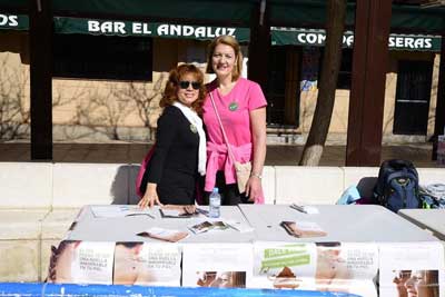 La IV Carrera Solidaria de la Mujer de Velilla de San Antonio entrega a la AECC 601 euros